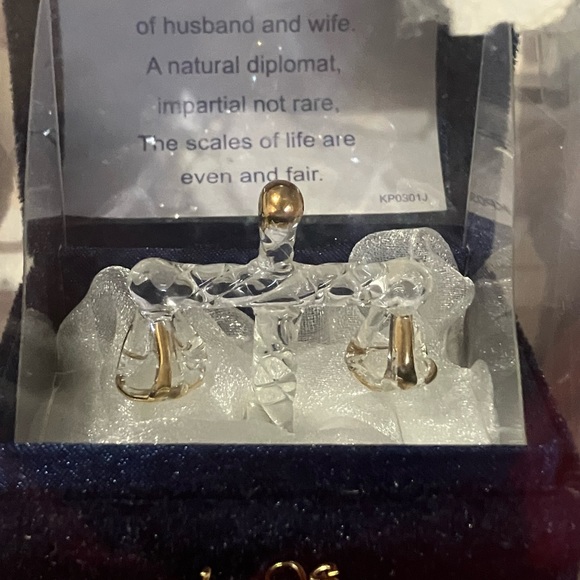 New Hand Sculpture 22KT Gold Libra-The Scales - Picture 2 of 4